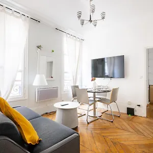 Appartement Quartier Musee Du Louvre Free Netflix, Paris