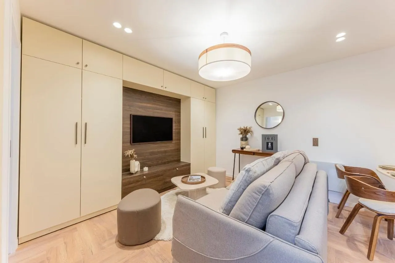 Stunning & Newly Refurbished Apartment Paris 0*,  France
